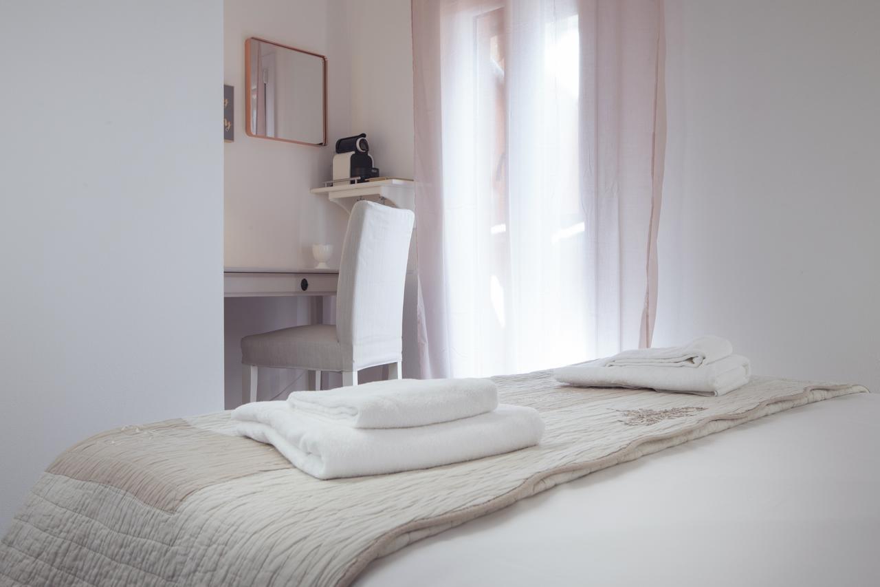 Bed In Bo Porta San Mamolo Hotel Bolonha Exterior foto